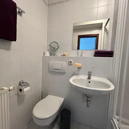 Kleine Moderne Ferienwohnung Tauscha Esterno foto