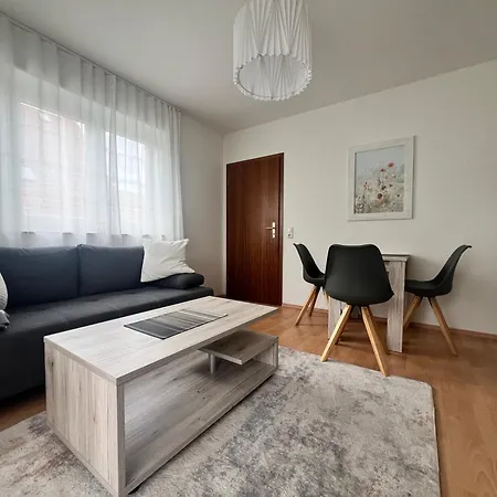 Kleine Moderne Ferienwohnung Tauscha Esterno foto
